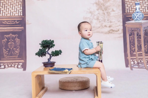 清镇蜡笔小新美伢怀孕